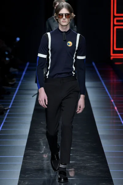 Look 30